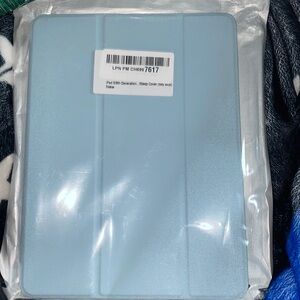 iPad 5/6th generation/sleep cover protector (sky blue)